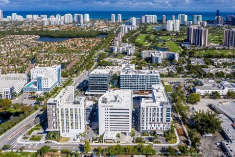 Condo in Aventura, Florida, 1 bedroom  № 1399485 - photo 1