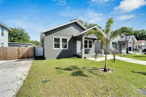 Casa en venta en Tampa, Florida, 3 dormitorios, 134.89 m2 № 1087432 - foto 3