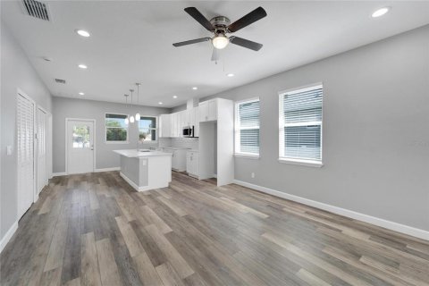 Casa en venta en Tampa, Florida, 3 dormitorios, 134.89 m2 № 1087432 - foto 11