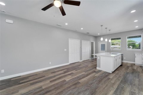 Casa en venta en Tampa, Florida, 3 dormitorios, 134.89 m2 № 1087432 - foto 13