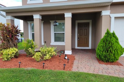 House in Kissimmee, Florida 5 bedrooms, 294.87 sq.m. № 1335907 - photo 2