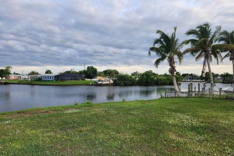 Terreno en venta en Port Charlotte, Florida № 1335869 - foto 2