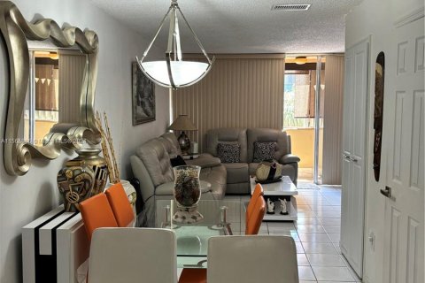 Condominio en venta en Hialeah, Florida, 2 dormitorios, 87.51 m2 № 1241919 - foto 24