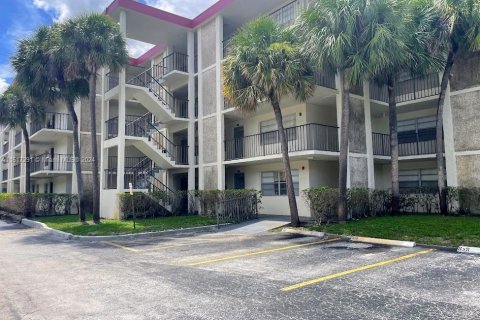 Copropriété à vendre à Lauderdale Lakes, Floride: 2 chambres, 89.19 m2 № 1241964 - photo 1