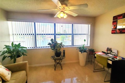 Condominio en venta en Sunrise, Florida, 2 dormitorios, 89.19 m2 № 1292383 - foto 14