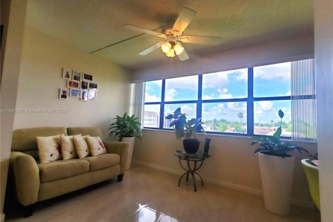 Condominio en venta en Sunrise, Florida, 2 dormitorios, 89.19 m2 № 1292383 - foto 17