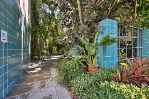 Condo in Tampa, Florida, 3 bedrooms  № 1341993 - photo 8