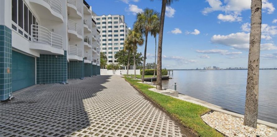 Condo à Tampa, Floride, 3 chambres  № 1341993