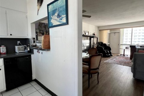 Condo in Fort Lauderdale, Florida, 1 bedroom  № 1045505 - photo 11