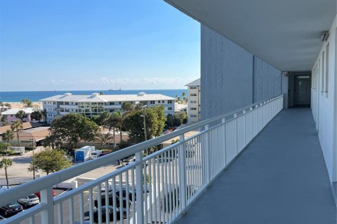 Condo in Fort Lauderdale, Florida, 1 bedroom  № 1045505 - photo 3