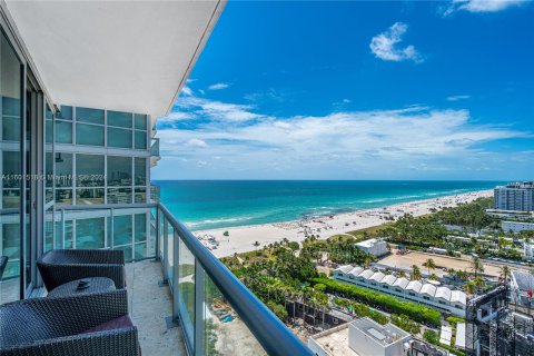 Condo in Miami Beach, Florida, 2 bedrooms  № 1221800 - photo 4