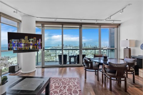 Condo in Miami Beach, Florida, 2 bedrooms  № 1221800 - photo 15