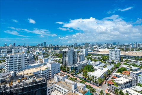 Condo in Miami Beach, Florida, 2 bedrooms  № 1221800 - photo 5