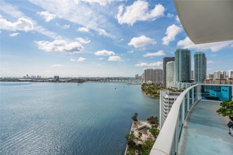 Copropriété à vendre à Miami, Floride: 2 chambres, 130.06 m2 № 1067791 - photo 14