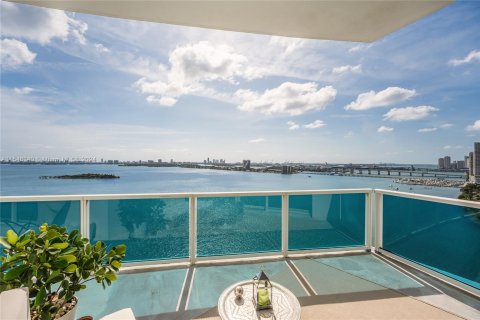 Copropriété à vendre à Miami, Floride: 2 chambres, 130.06 m2 № 1067791 - photo 12