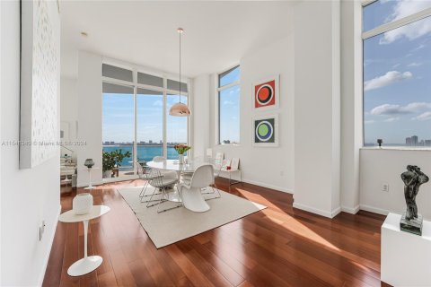 Copropriété à vendre à Miami, Floride: 2 chambres, 130.06 m2 № 1067791 - photo 3