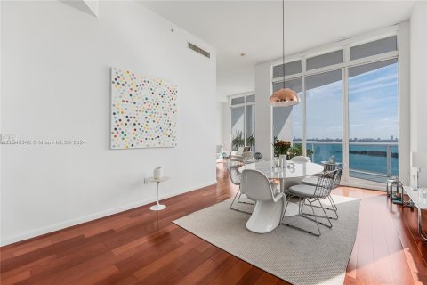 Copropriété à vendre à Miami, Floride: 2 chambres, 130.06 m2 № 1067791 - photo 5