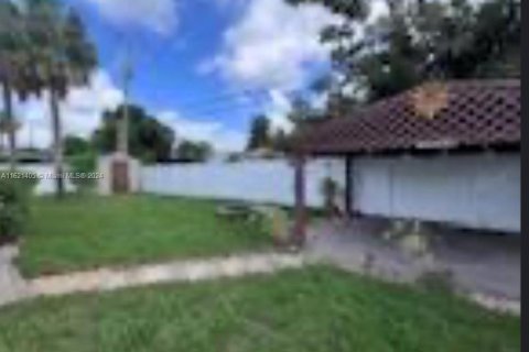 House in Fort Lauderdale, Florida 3 bedrooms, 129.69 sq.m. № 1242373 - photo 11