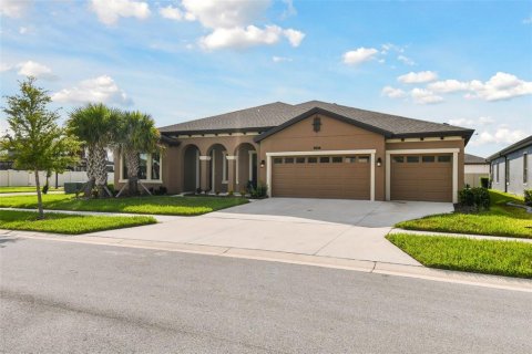 Villa ou maison à vendre à Land O' Lakes, Floride: 4 chambres, 302.21 m2 № 1250057 - photo 2