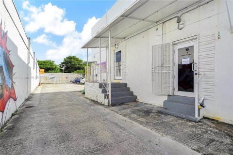 Propiedad comercial en venta en Miami, Florida № 1331611 - foto 5