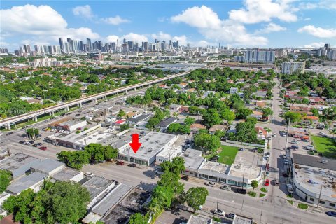 Propiedad comercial en venta en Miami, Florida № 1331611 - foto 13