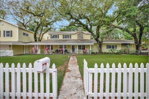 House in Fort Lauderdale, Florida 7 bedrooms, 633.69 sq.m. № 1068153 - photo 14