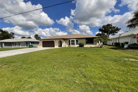 Villa ou maison à vendre à Port Charlotte, Floride: 3 chambres, 174.75 m2 № 1381454 - photo 2