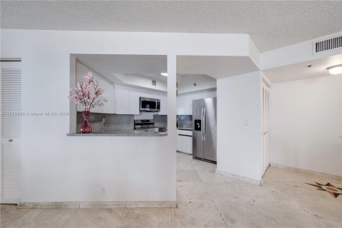 Condo in Miami Beach, Florida, 3 bedrooms  № 1410646 - photo 8