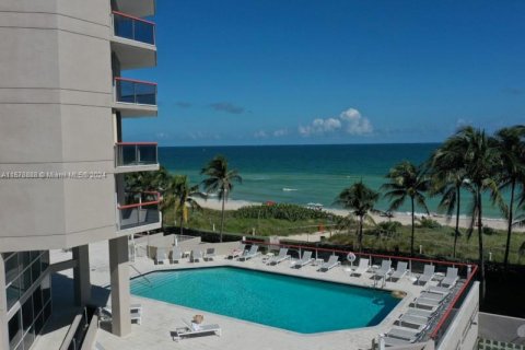 Condo in Miami Beach, Florida, 3 bedrooms  № 1410646 - photo 21