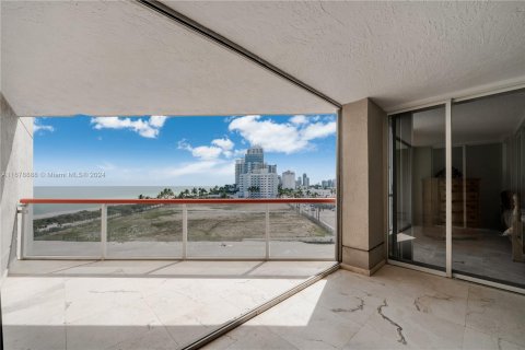 Condo in Miami Beach, Florida, 3 bedrooms  № 1410646 - photo 17