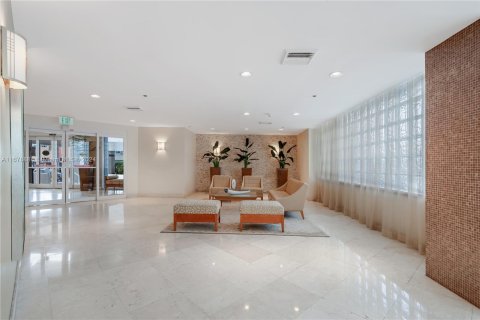 Condo in Miami Beach, Florida, 3 bedrooms  № 1410646 - photo 30