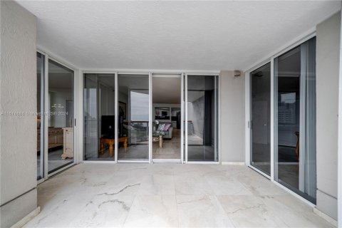 Condo in Miami Beach, Florida, 3 bedrooms  № 1410646 - photo 27