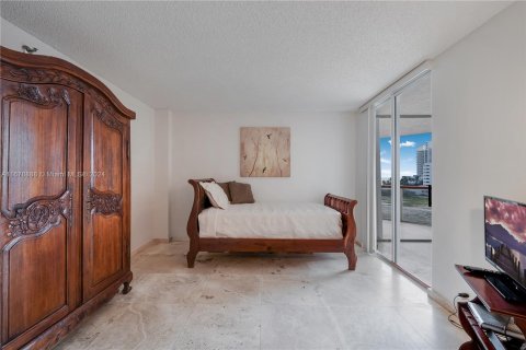 Condo in Miami Beach, Florida, 3 bedrooms  № 1410646 - photo 14