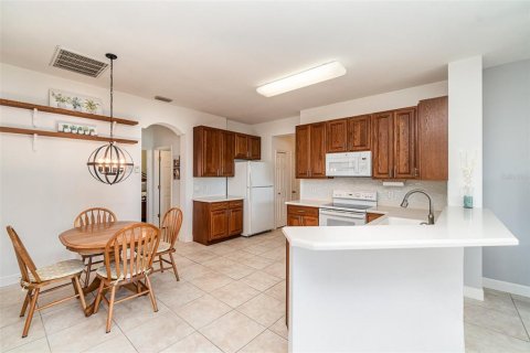 Condo in Punta Gorda, Florida, 2 bedrooms  № 1048442 - photo 7