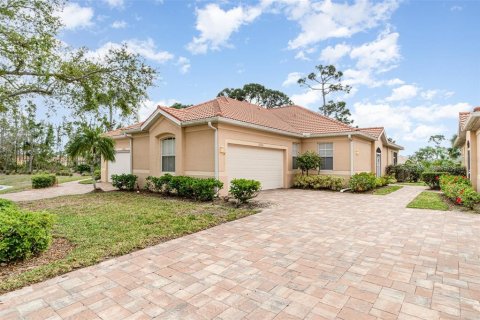 Copropriété à vendre à Punta Gorda, Floride: 2 chambres, 120.4 m2 № 1048442 - photo 1