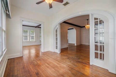 Casa en venta en Tampa, Florida, 4 dormitorios, 227.8 m2 № 1267529 - foto 7