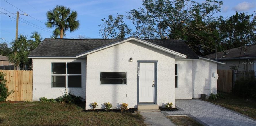 House in Tampa, Florida 2 bedrooms, 72.84 sq.m. № 1440829