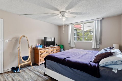 Condominio en venta en Lauderdale Lakes, Florida, 2 dormitorios, 89.19 m2 № 1040428 - foto 16