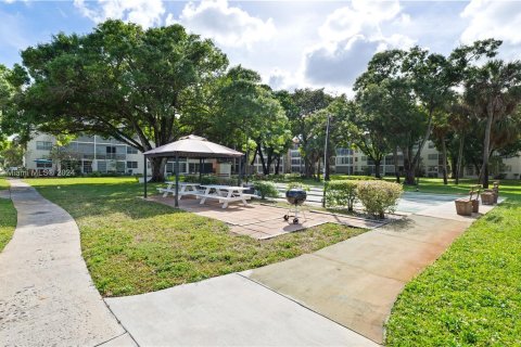 Condominio en venta en Lauderdale Lakes, Florida, 2 dormitorios, 89.19 m2 № 1040428 - foto 24