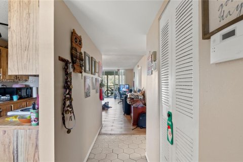 Condominio en venta en Lauderdale Lakes, Florida, 2 dormitorios, 89.19 m2 № 1040428 - foto 7