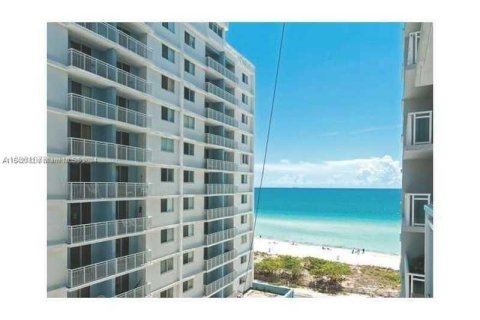 Copropriété à vendre à Miami Beach, Floride: 1 chambre, 75.07 m2 № 1040388 - photo 12