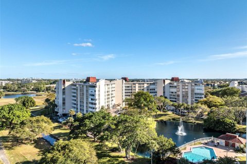 Condo in Lauderhill, Florida, 2 bedrooms  № 1040346 - photo 27