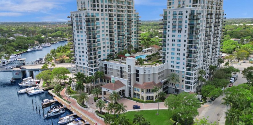 Condominio en Fort Lauderdale, Florida, 2 dormitorios  № 1076182