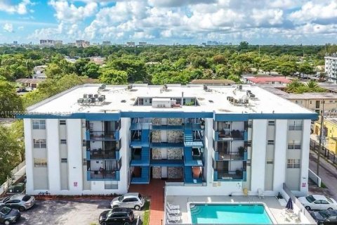 Condominio en venta en North Miami, Florida, 1 dormitorio, 52.03 m2 № 1078163 - foto 9