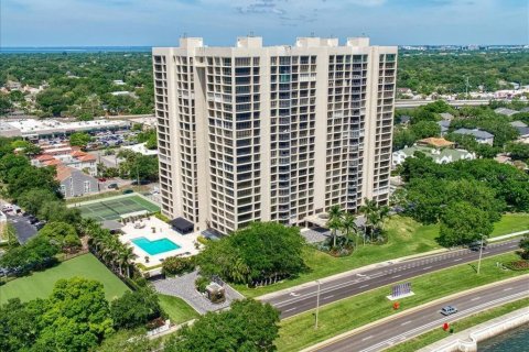 Condo in Tampa, Florida, 3 bedrooms  № 1432443 - photo 1