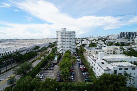 Condo in Miami Beach, Florida, 2 bedrooms  № 1235792 - photo 6