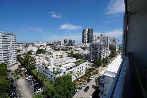 Condo in Miami Beach, Florida, 2 bedrooms  № 1235792 - photo 26