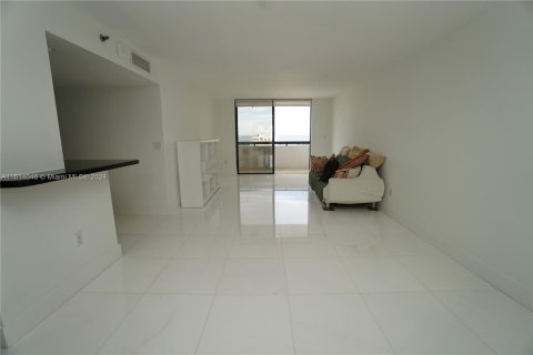 Condo in Miami Beach, Florida, 2 bedrooms  № 1235792 - photo 13