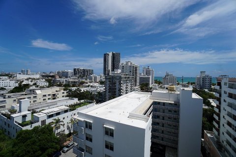 Condo in Miami Beach, Florida, 2 bedrooms  № 1235792 - photo 23