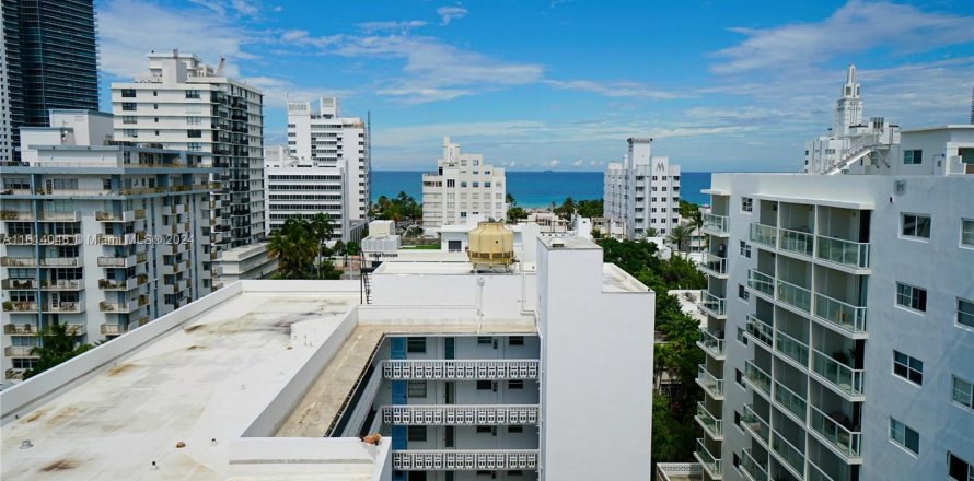 Condominio en Miami Beach, Florida, 2 dormitorios  № 1235792